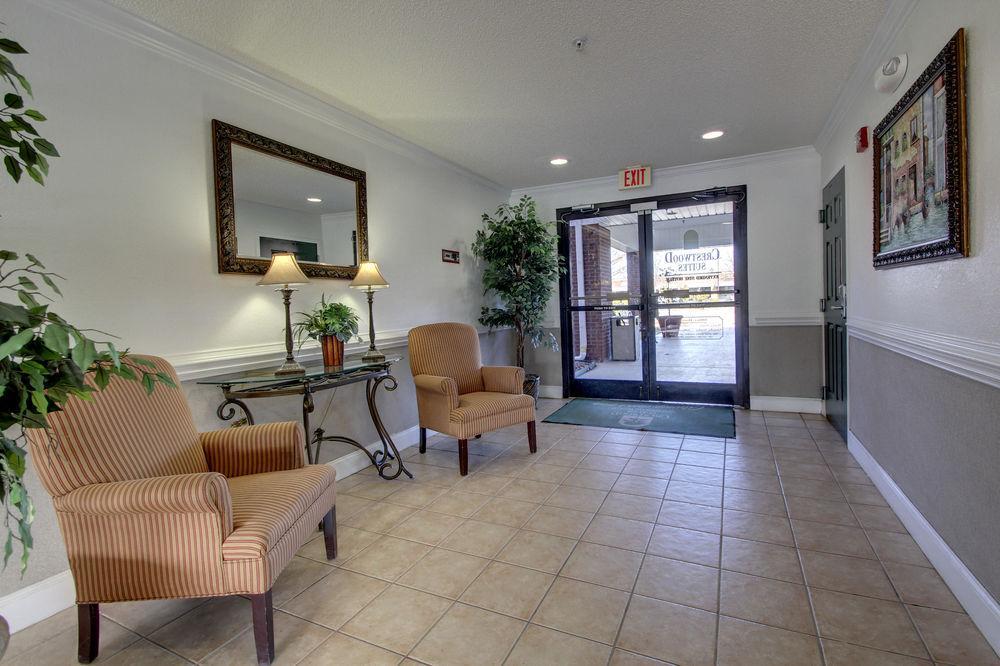 Intown Suites Extended Stay Greensboro Nc - Airport Eksteriør billede