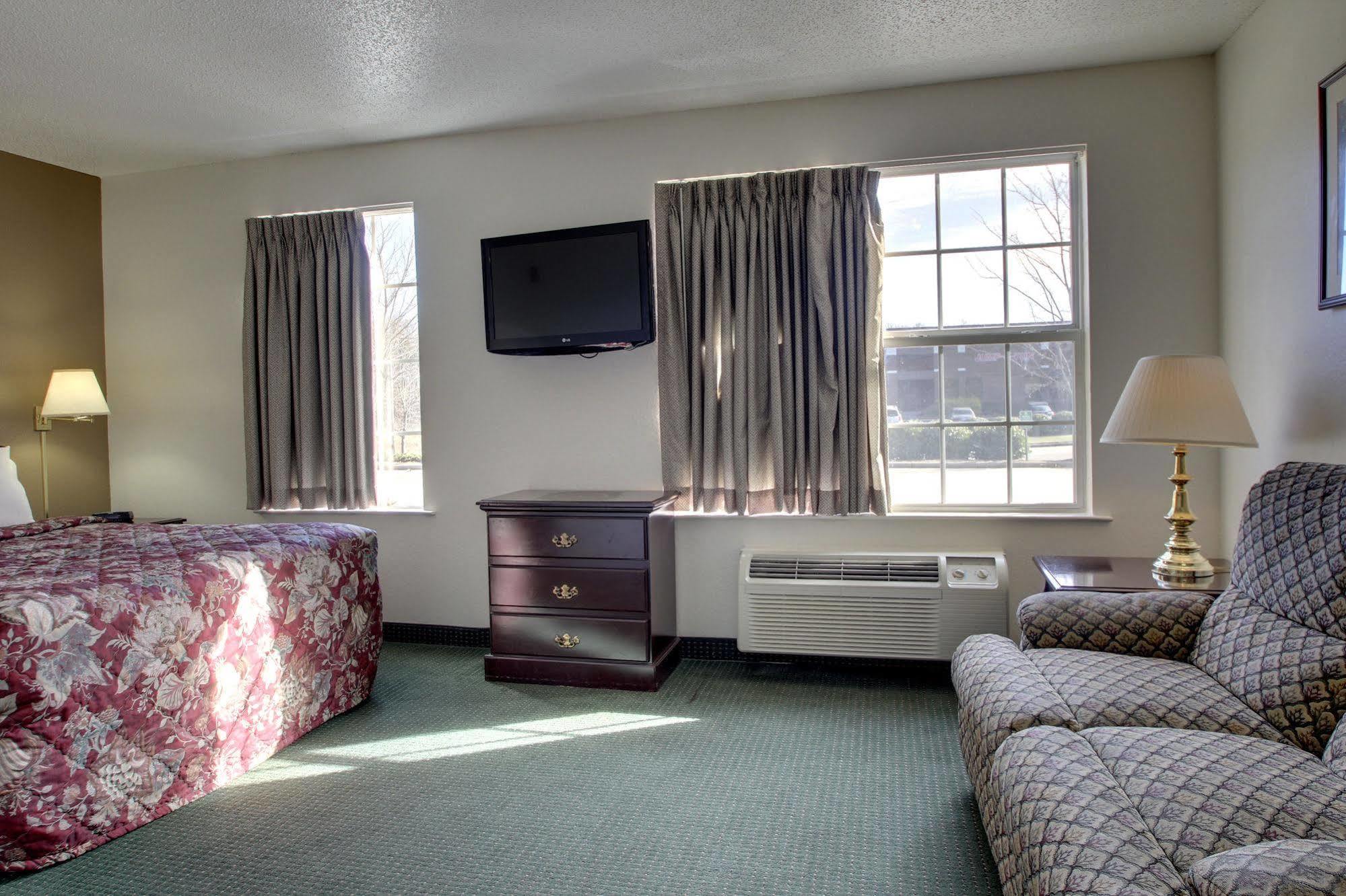 Intown Suites Extended Stay Greensboro Nc - Airport Eksteriør billede