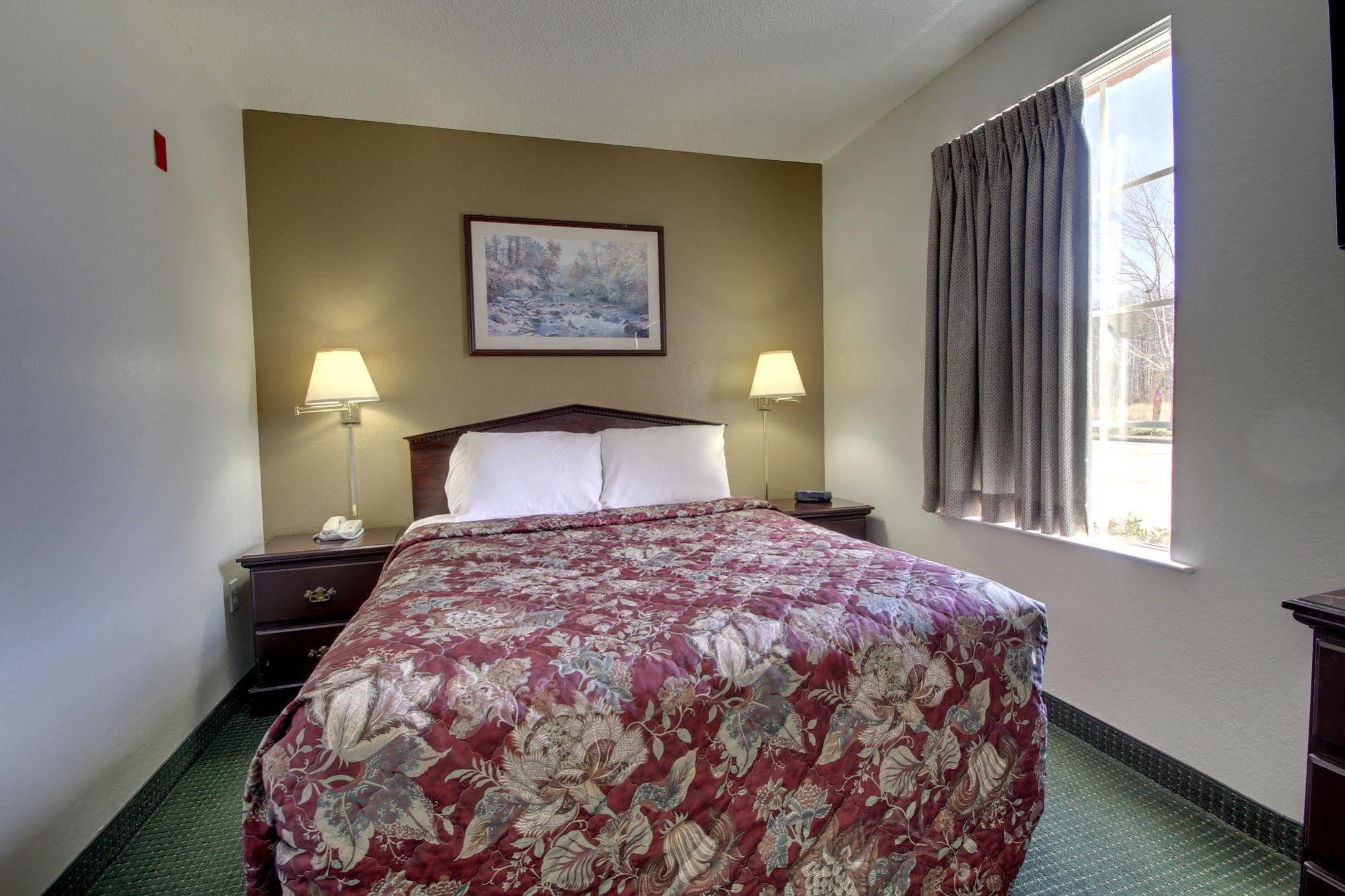 Intown Suites Extended Stay Greensboro Nc - Airport Eksteriør billede